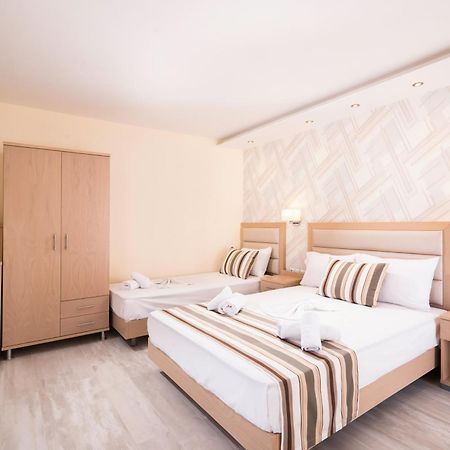 Star Bay Luxury Aparthotel Limenaria  Bilik gambar