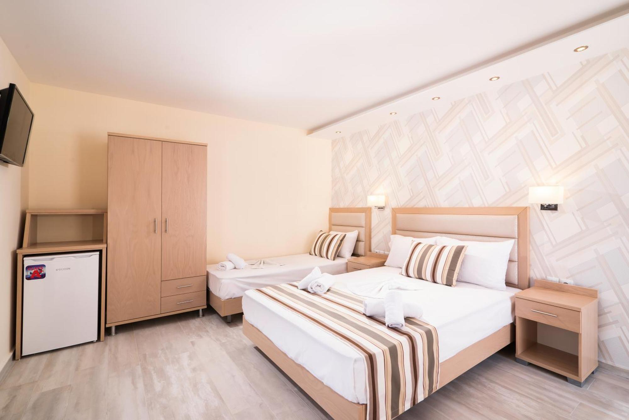 Star Bay Luxury Aparthotel Limenaria  Bilik gambar