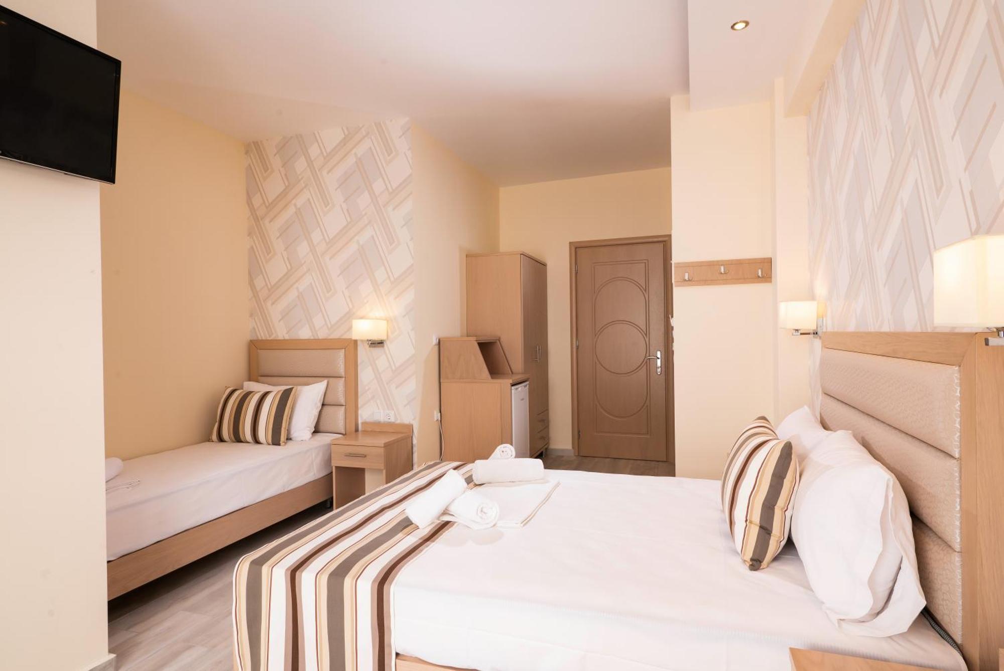 Star Bay Luxury Aparthotel Limenaria  Bilik gambar