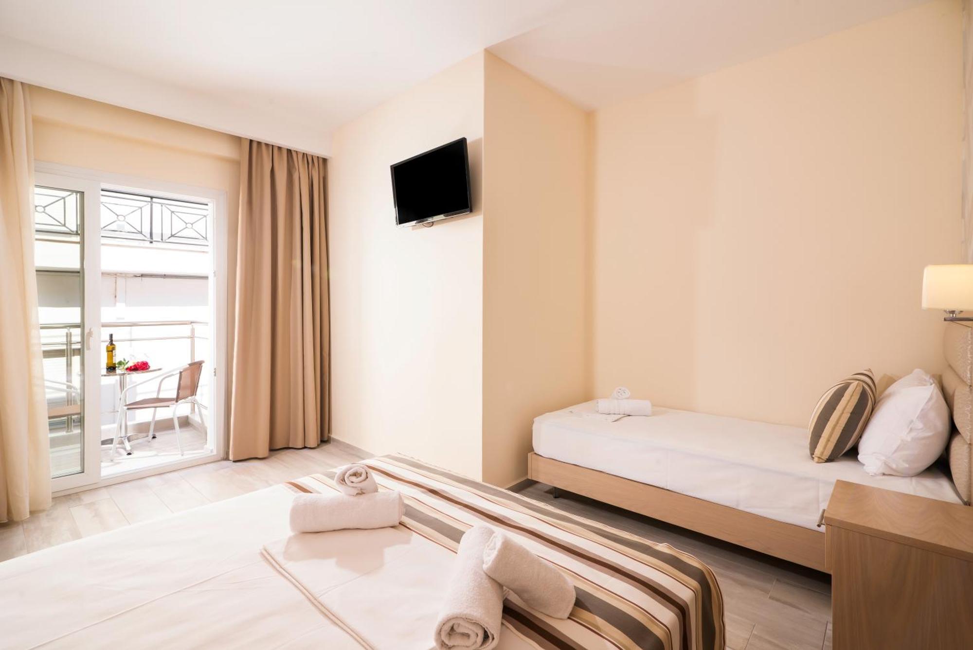 Star Bay Luxury Aparthotel Limenaria  Bilik gambar